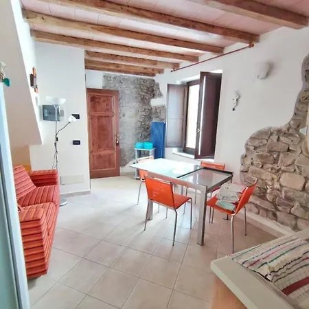 Il Gabbiano Apartment *